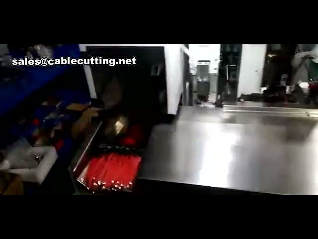 Автоматический станок для вставки и нагрева термоусадочной трубки с обжимом клемм проводов