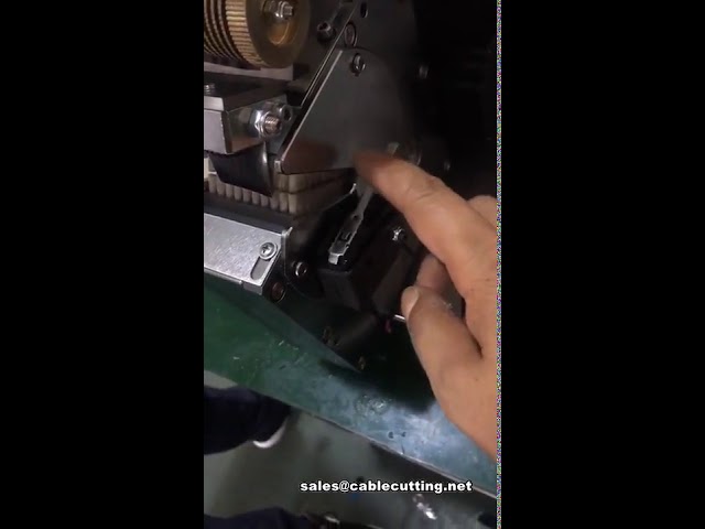 Автоматическая машина для обмотки средней точки жгута проводов с датчиком-переключателем