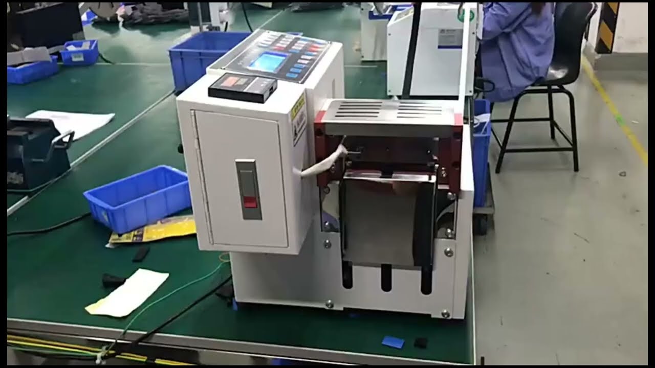Автоматический станок для резки нейлоновых ремней, тканевых труб и рулонов шнура (Гуандун)