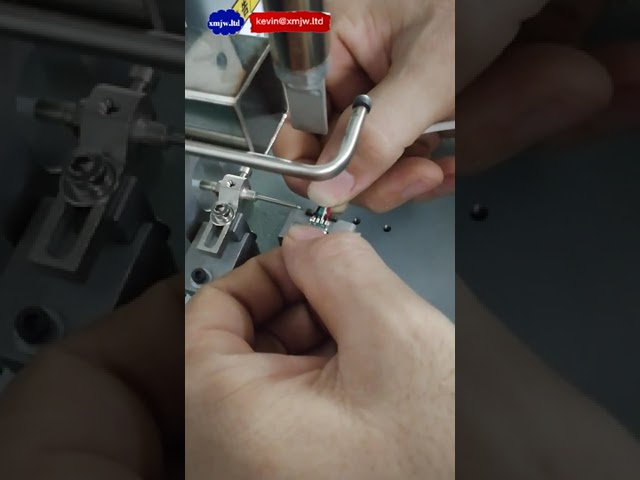 Полуавтоматический стол для пайки разъемов USB-C и кабелей зарядки — высокая точность