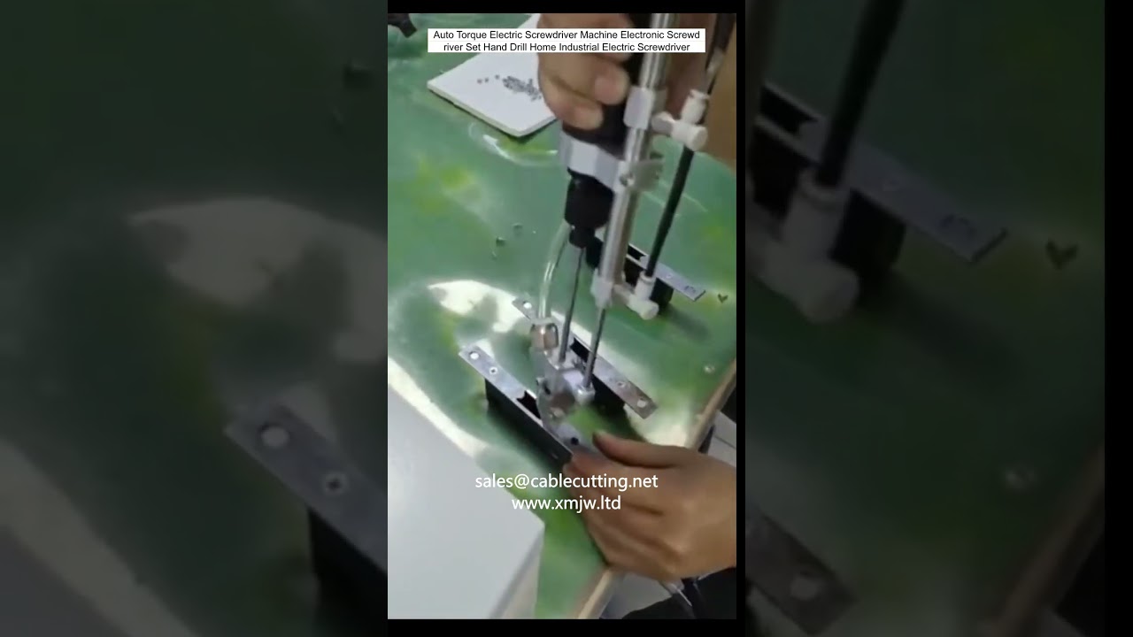 Автоматический электрический шуруповерт с контролем крутящего момента для точной сборки