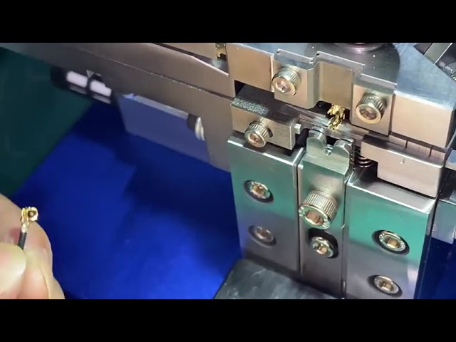 Автоматический обжимной станок для коаксиальных разъемов IPEX-SMA: Sub-6 LTE, Wi-Fi и IoT